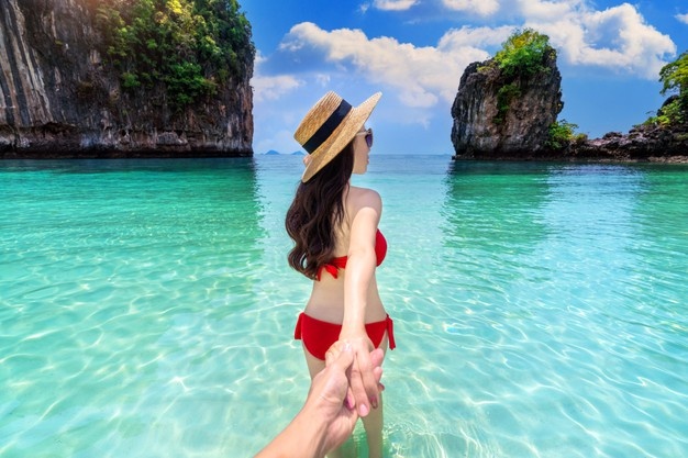 couple in a beach